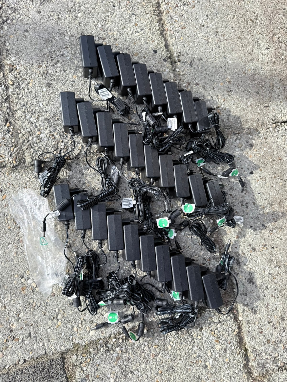 12v adapters. 2 merken. 140 stuks, Ophalen, Nieuw