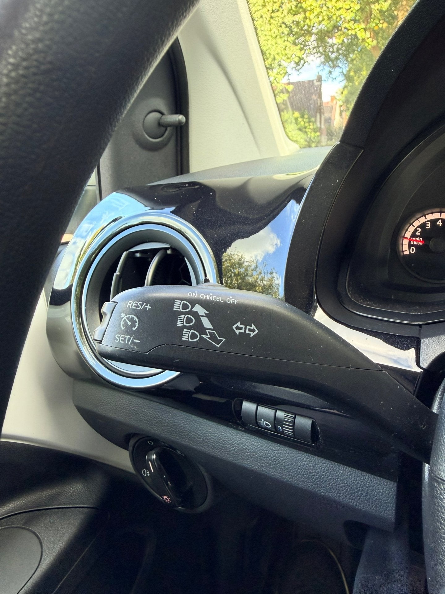 Foto 14 van Volkswagen UP! 1.0 high up! | Airco | Cruise | PDC | 2e eige