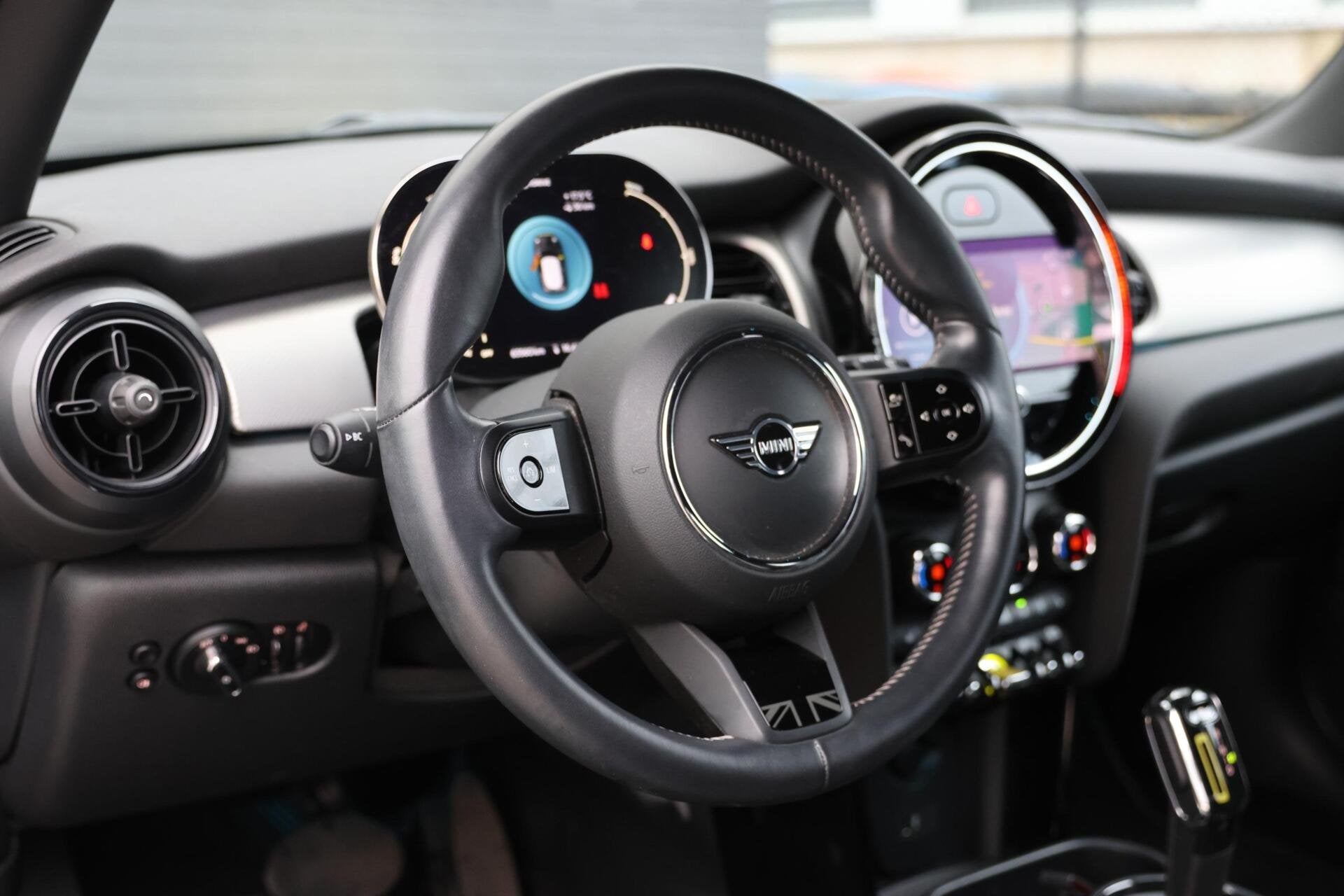 MINI Electric Yours 33 kWh | PDC | NAVI| SOH 96,1% |, Auto's, Dealer onderhouden, Gebruikt, 33 kWh, 4 stoelen