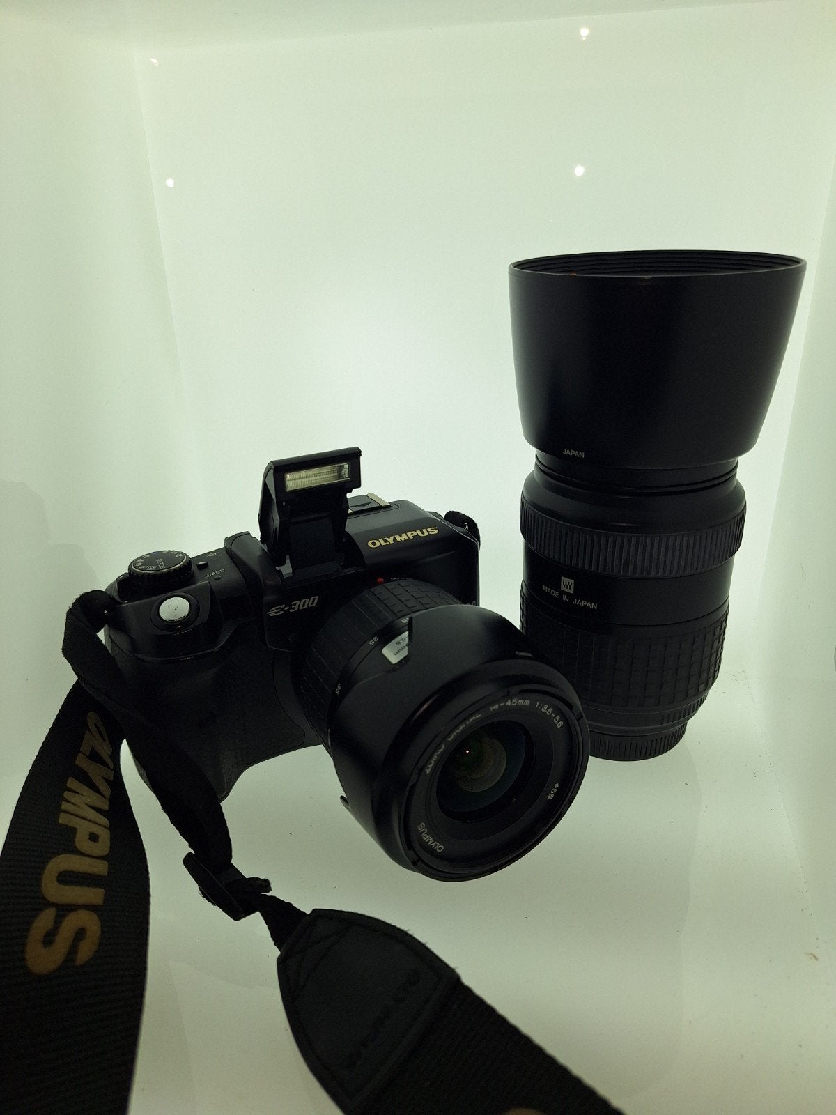 Olympus E-300, Ingebouwde flitser, Gebruikt, Accu, Ophalen of Verzenden