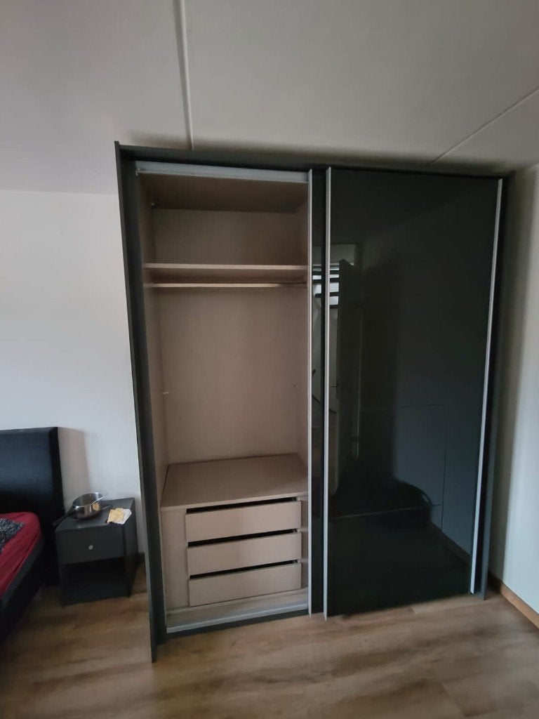 Luxe kledingkast, Ophalen, Met plank(en), 200 cm of meer, 150 tot 200 cm