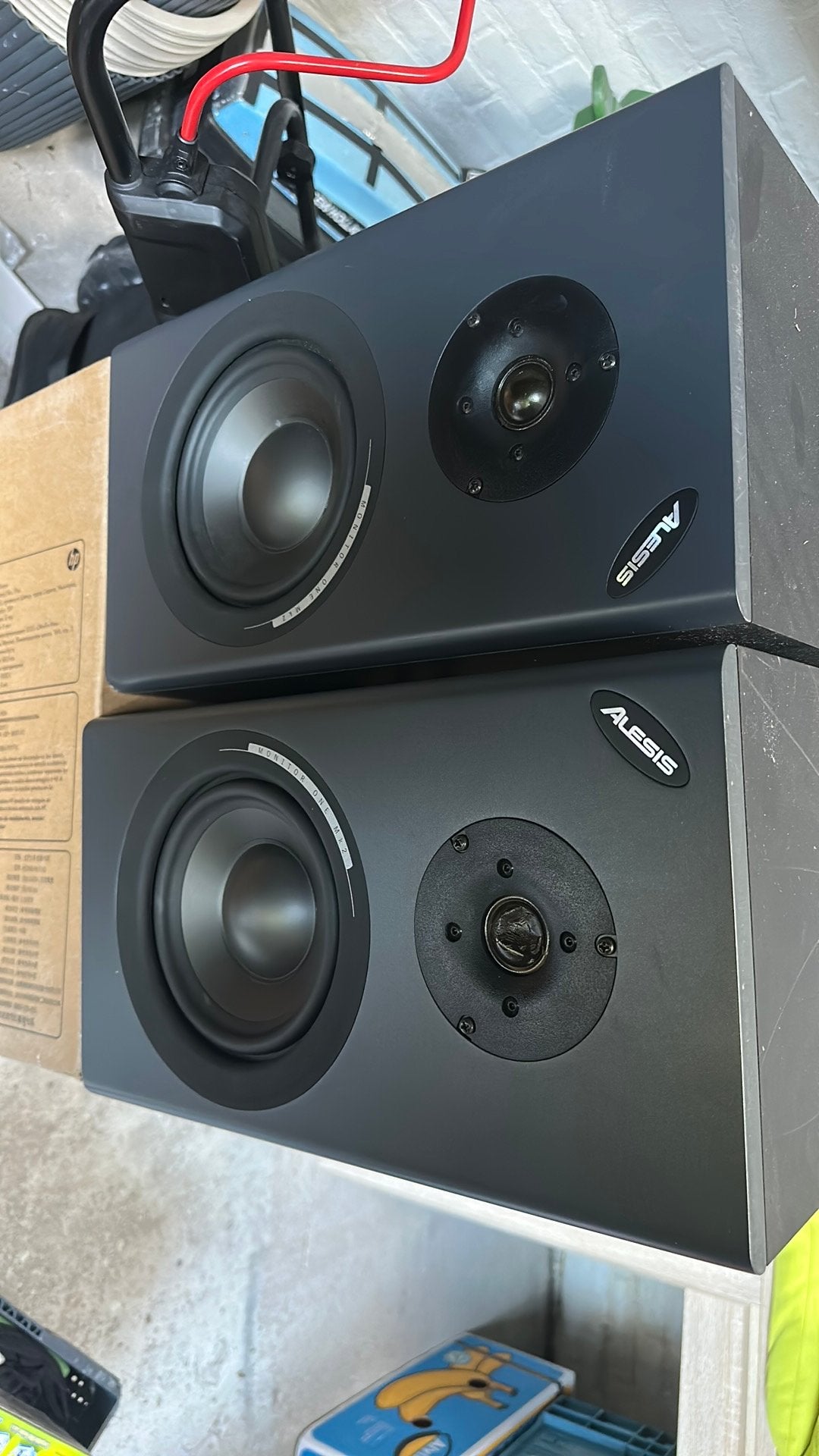 Alesis speaker. Let op is beschadigd, Overige merken, Overige typen, Ophalen of Verzenden, Zo goed als nieuw