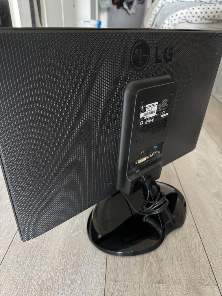 Scherm 22 inch LG flatron 22ea63v-p 1920x1080, Gebruikt, Full HD, LG, 60 Hz of minder