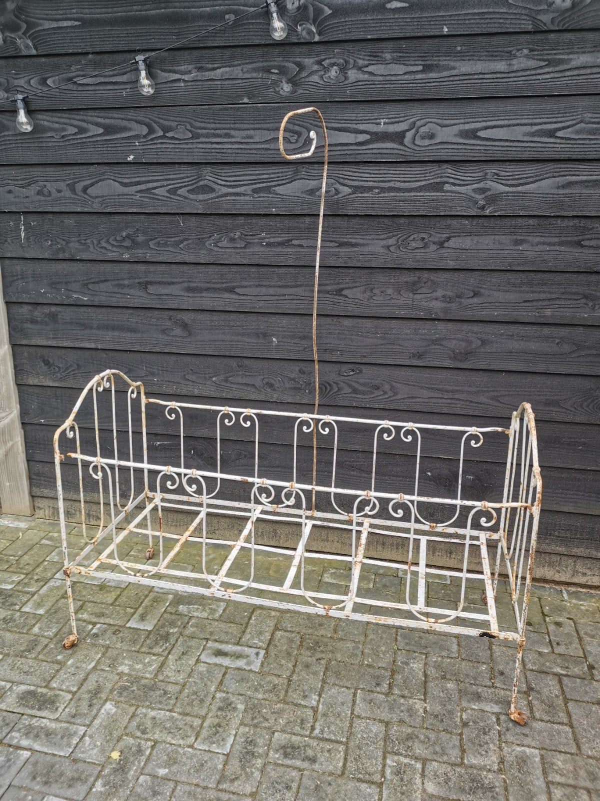 Antiek frans spijlen bedje/bankje, Ophalen