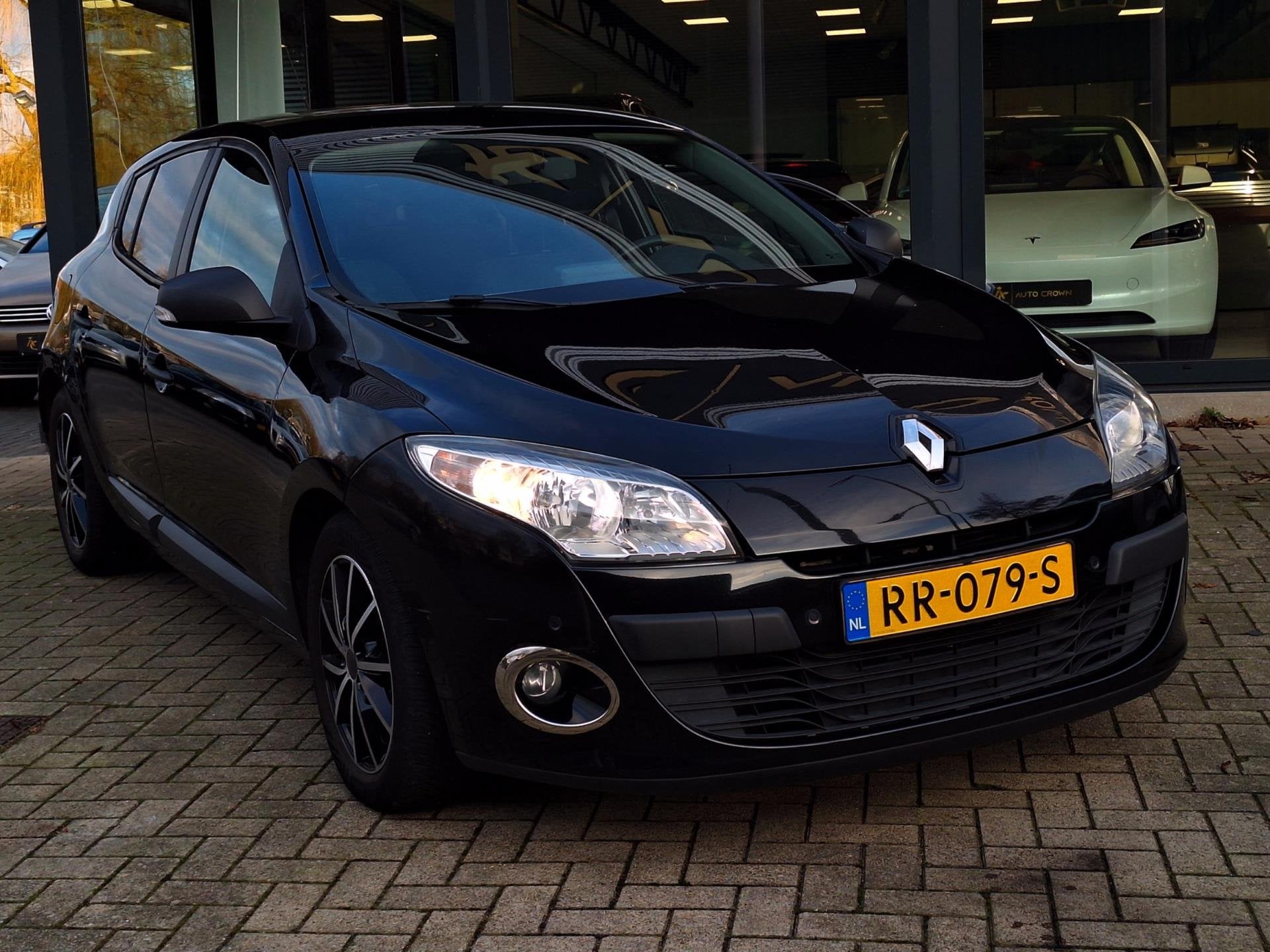 Renault Mégane 1.6 Authentique NIEUWE APK bj. 2012 Airco, Auto's, Renault, Voorwielaandrijving, Euro 5, Gebruikt, Zwart