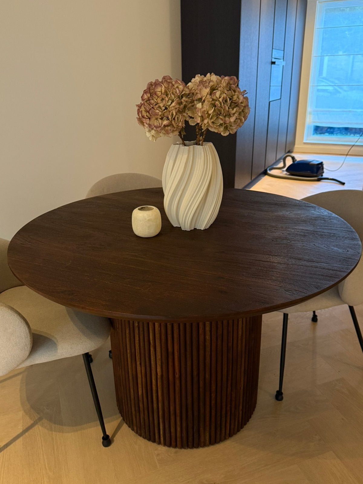 Eetkamertafel 120 acaciahout, Ophalen, 100 tot 150 cm, Rond, Zo goed als nieuw