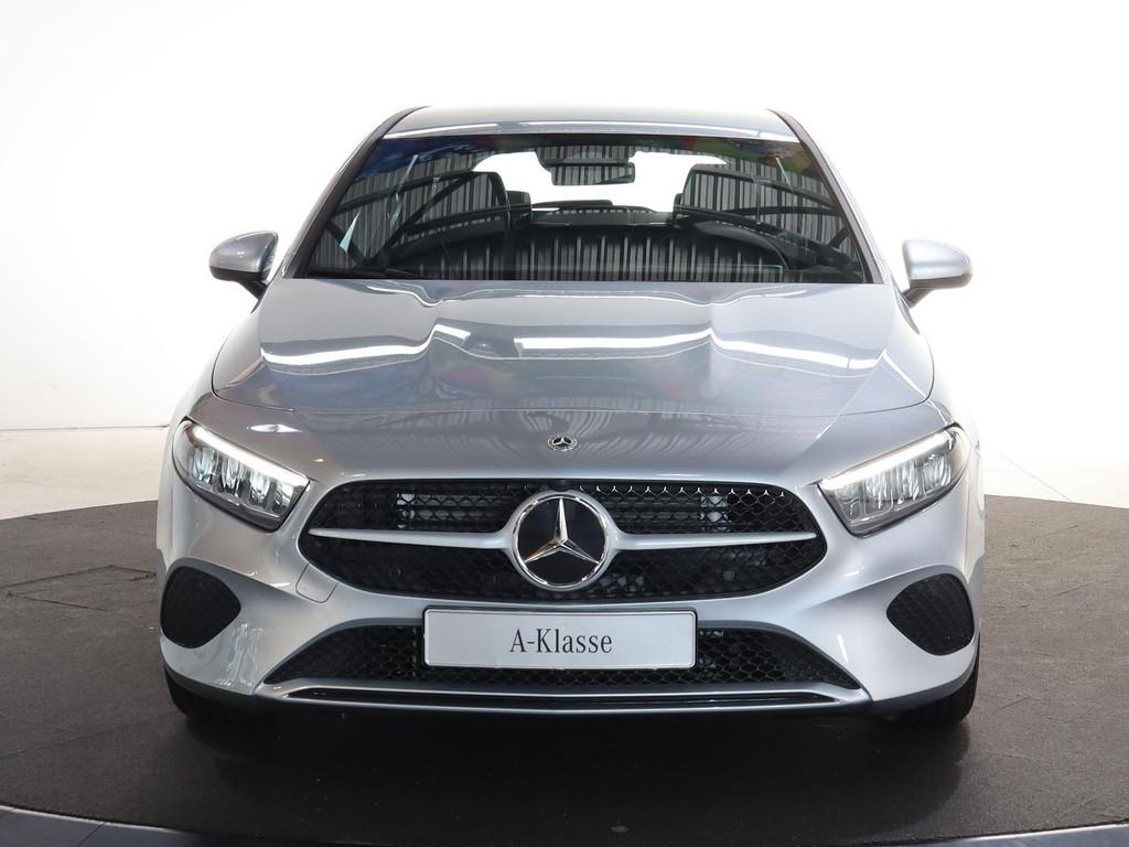 Mercedes-Benz A-klasse 180 Star Edition | Digitaal display |, 136 pk, Gebruikt, 4 cilinders, Origineel Nederlands