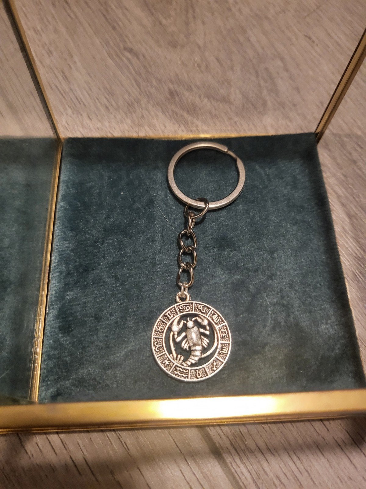 Nieuwe Sleutelhanger Sterrenbeeld Schorpioen, Ophalen of Verzenden, Nieuw, Overige typen