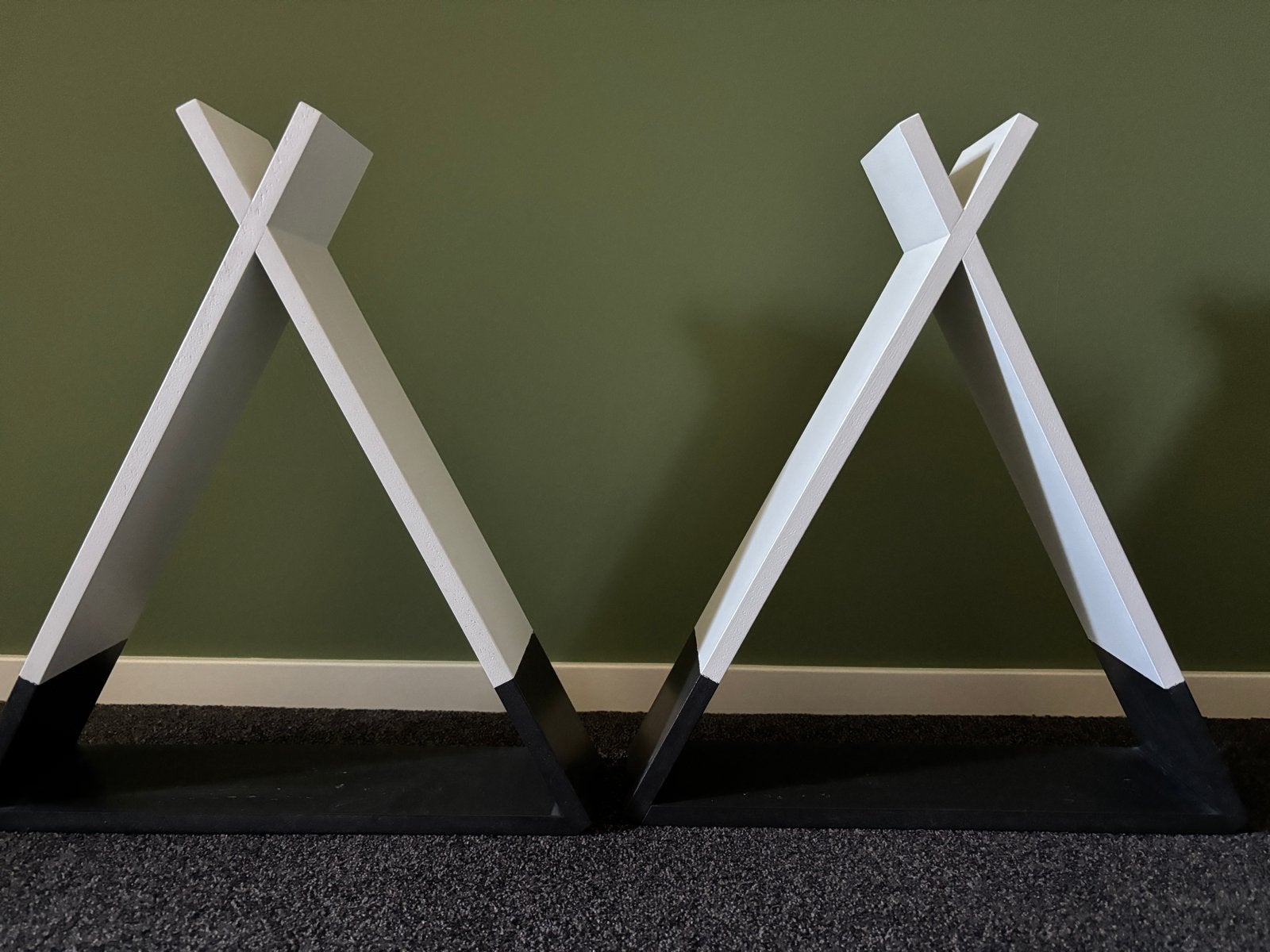 Decoratieve houten tipi tent wandplank (2 stuks), Hout, Ophalen of Verzenden, Zo goed als nieuw, Modern