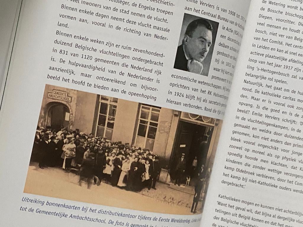 De Mensch is tot werken geschapen - 's-Hertogenbosch., Boeken, Ophalen of Verzenden, Zo goed als nieuw, Maatschappij en Samenleving