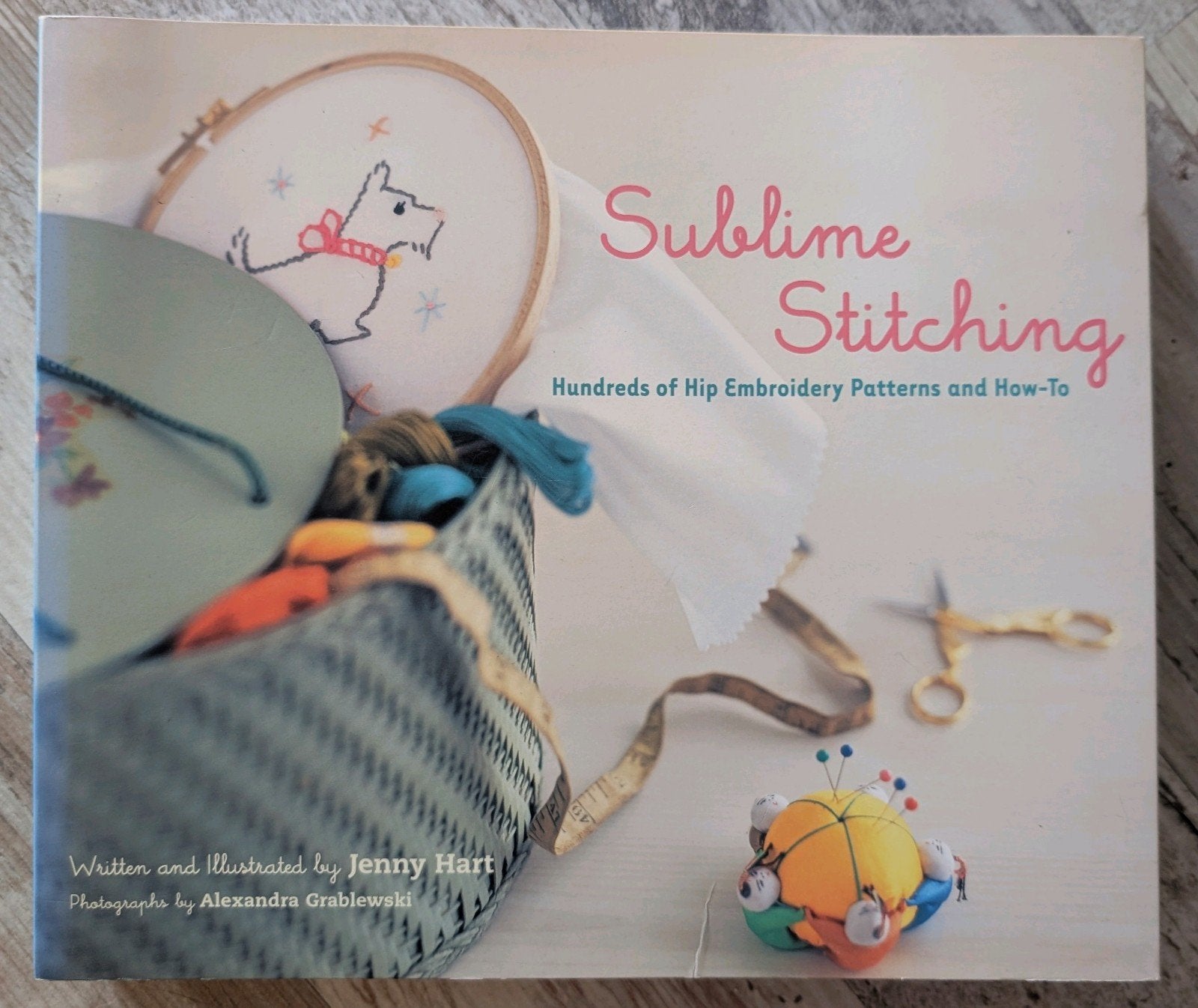 Sublime Stitching - Jenny Hart - alle patronen aanwezig!, Gelezen, Jenny hart, Ophalen of Verzenden, Borduren en Naaien