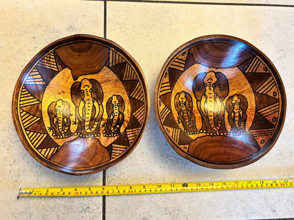 Houten schalen met olifanten decoratie - Set van 2, Hout, Overige stijlen, Ophalen of Verzenden, Zo goed als nieuw