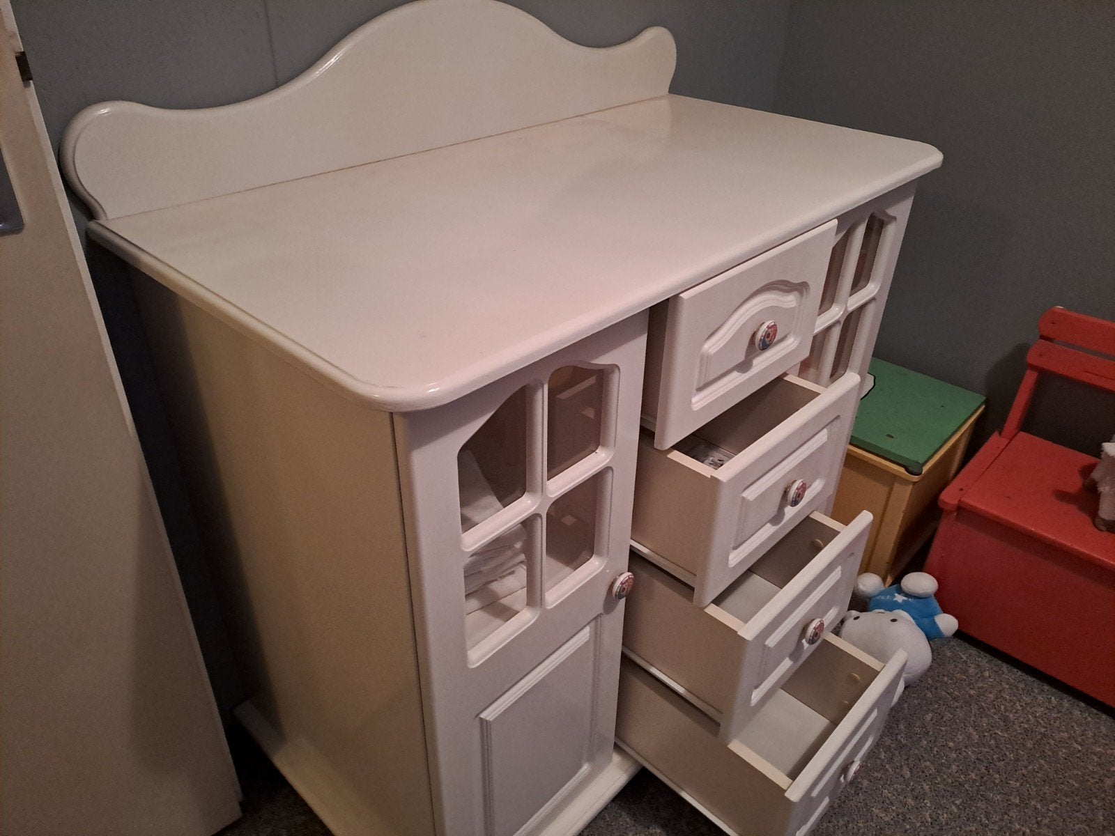 Mooie commode met veel bergruimte, goed in de lak, Ophalen of Verzenden
