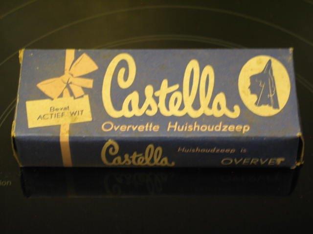 Castella overvette huishoudzeep 2 blokken originele doos, Antiek en Kunst, Ophalen