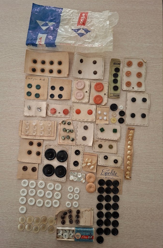 Vintage knopen, Ophalen of Verzenden, Zo goed als nieuw, Knoop of Knopen