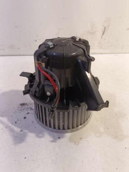 Kachel ventilator motor Audi Q5, Onderdelen@venauto.nl, Van der Ven Autorecycling B.V., Gebruikt, Ettenseweg 76, 4706 PB Roosendaal, The Netherlands