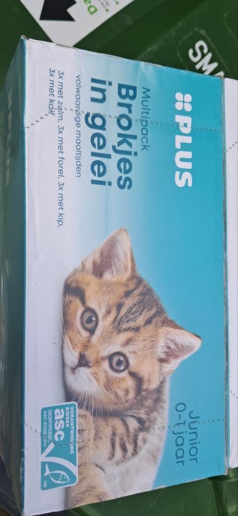 Plus katten voer in gelei, Ophalen