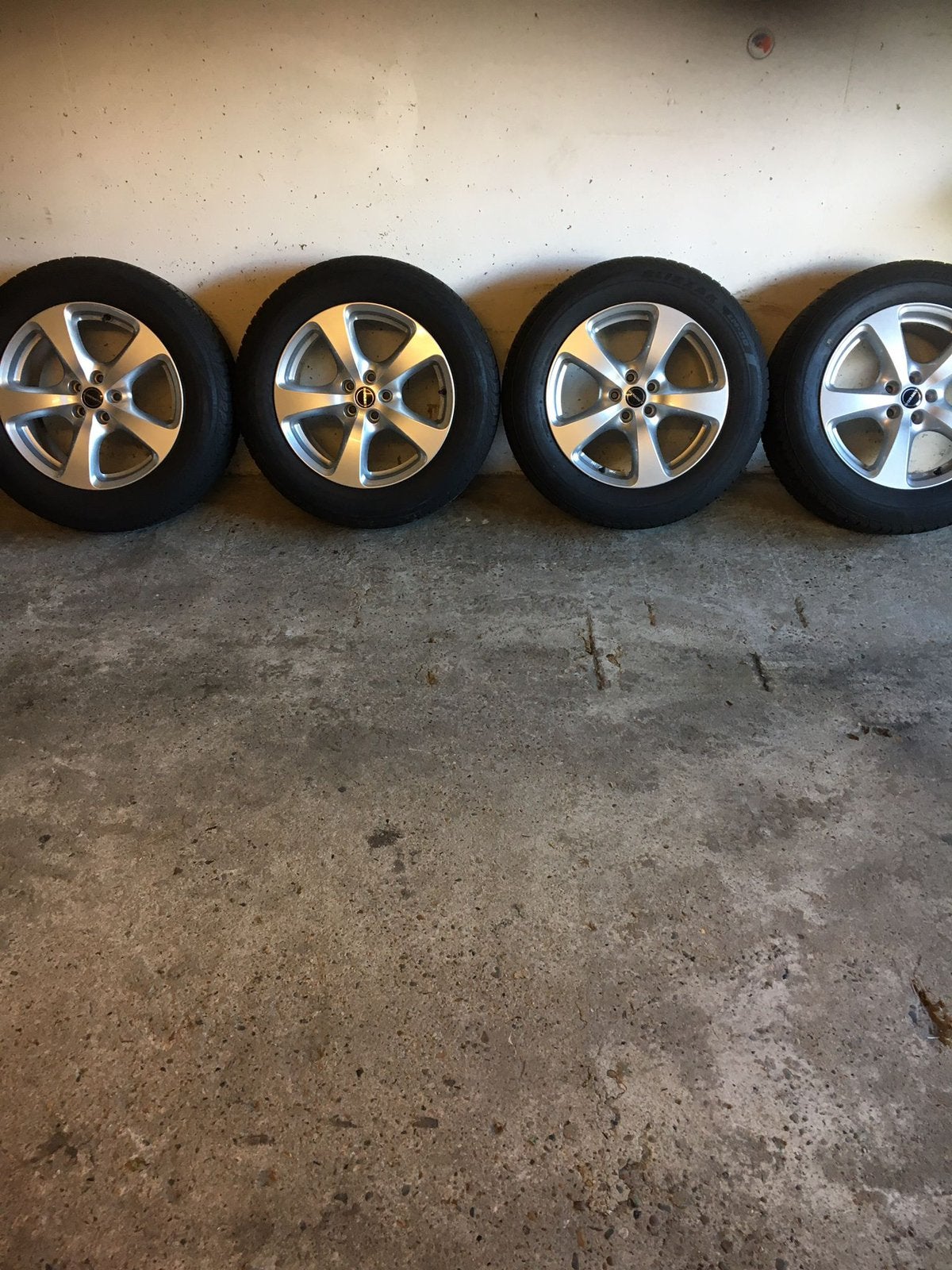 Nieuwe Volvo winterbanden met velg, Ophalen, 18 inch, Banden en Velgen, Nieuw