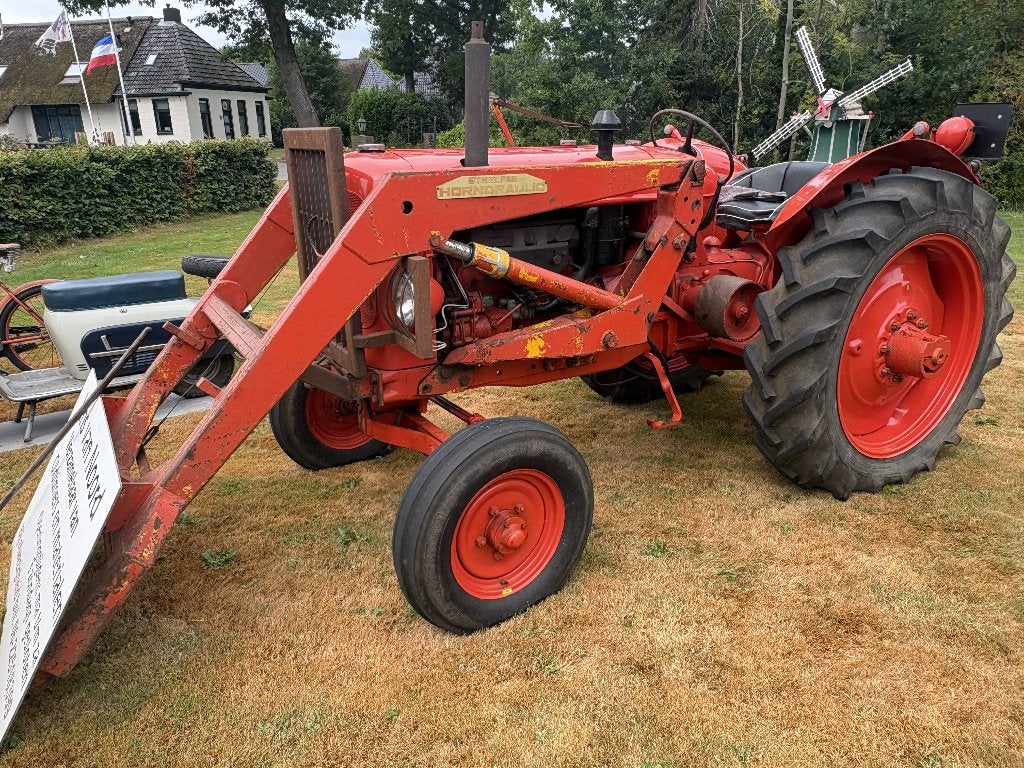 2 klassieke tractoren uit de jaren 50 – Bührer & Nuffield, Gebruikt, Tot 2500, Tot 80 Pk, Ophalen