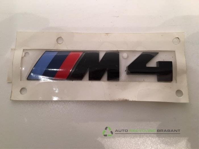 Embleem van een BMW M4, Auto-onderdelen, 12 maanden garantie, -, -, Nieuw