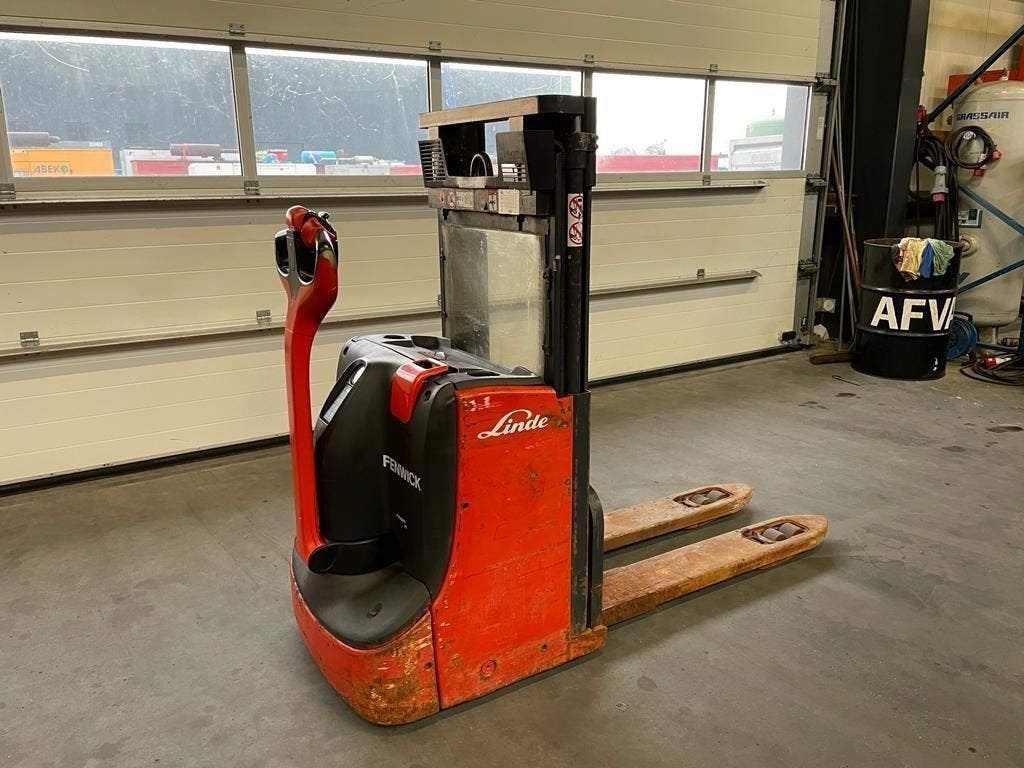 Linde D08 Stapelaar 1.8 ton 210 cm Hefhoogte Stapelaar, Zakelijke goederen, Machines en Bouw | Heftrucks en Intern transport, Stapelaar