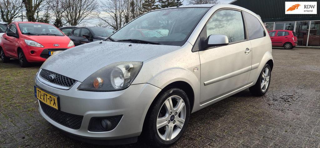 Ford Fiesta 1.3-8V Futura NIEUWE APK AIRCO KETTING, 1299 cc, 4 cilinders, Metallic lak, Origineel Nederlands