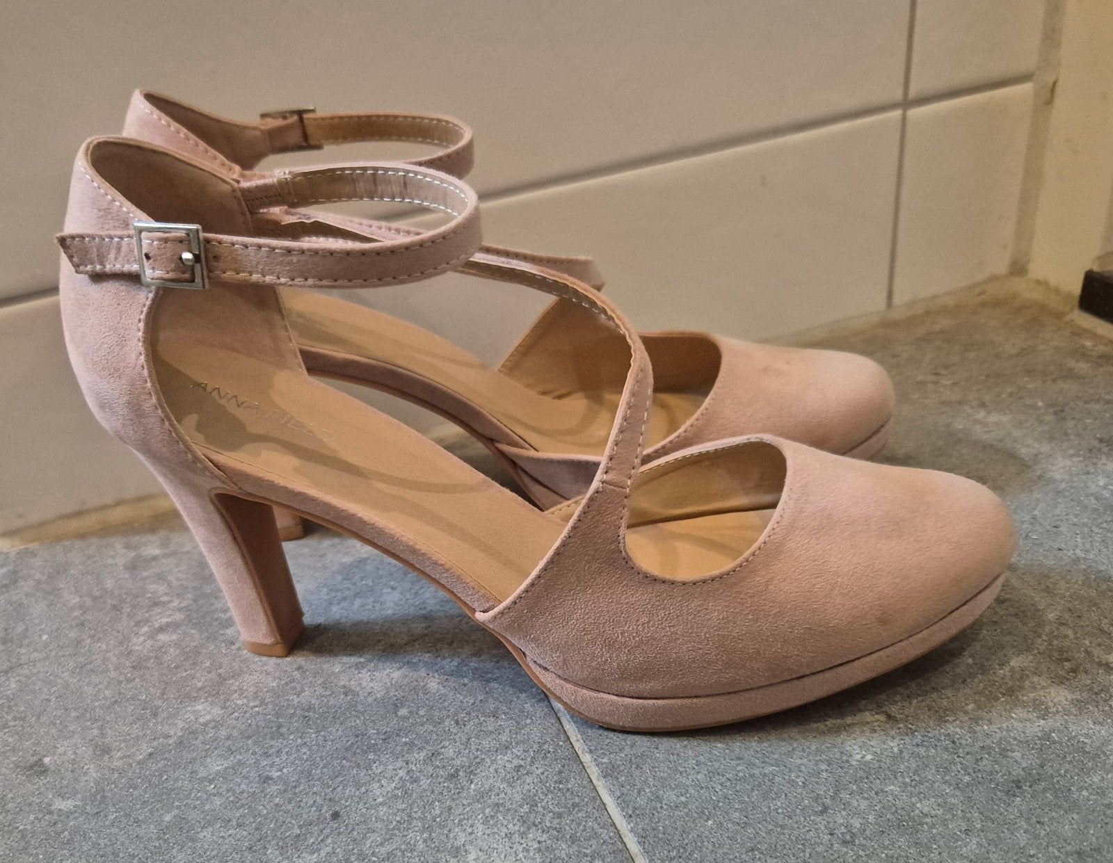Zachtroze suede pumps met hoge hak, maat 42, ZGAN, Ophalen of Verzenden, Zo goed als nieuw, Roze, Pumps