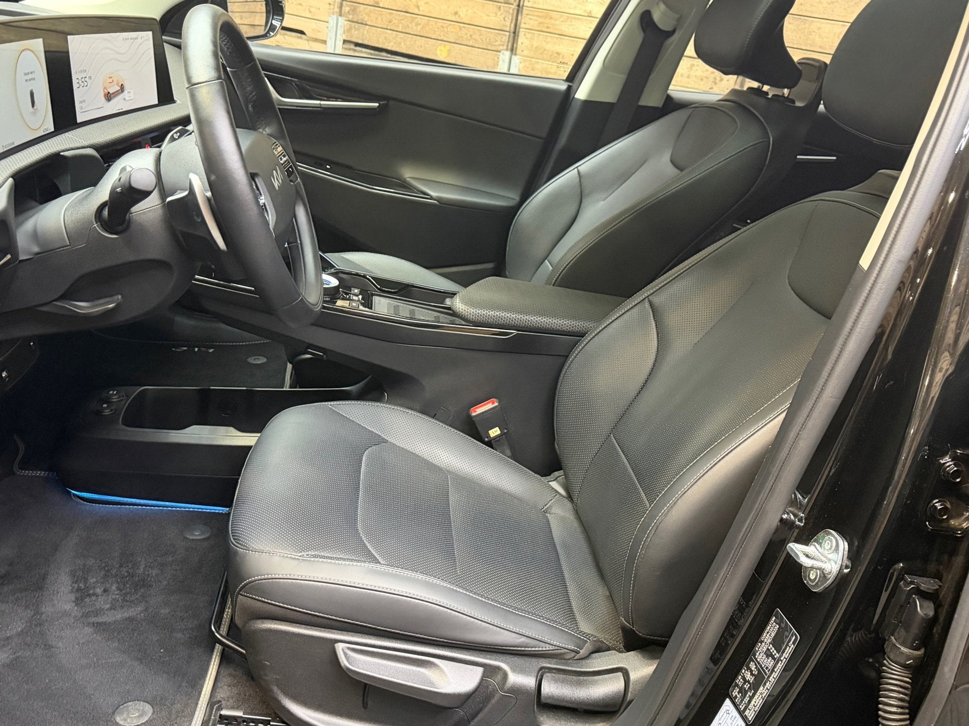Kia EV6 Plus Advanced AWD 77.4 kWh, Leder, 20"LM, Pano, adap, Auto's, Automaat, Dealer onderhouden, Gebruikt, Zwart