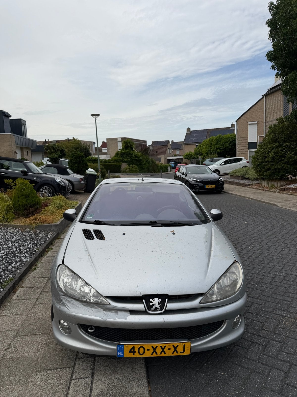 Peugeot 206 1.6 16V CC 2004 Grijs, Voorwielaandrijving, 4 cilinders, Cabriolet, 4 stoelen