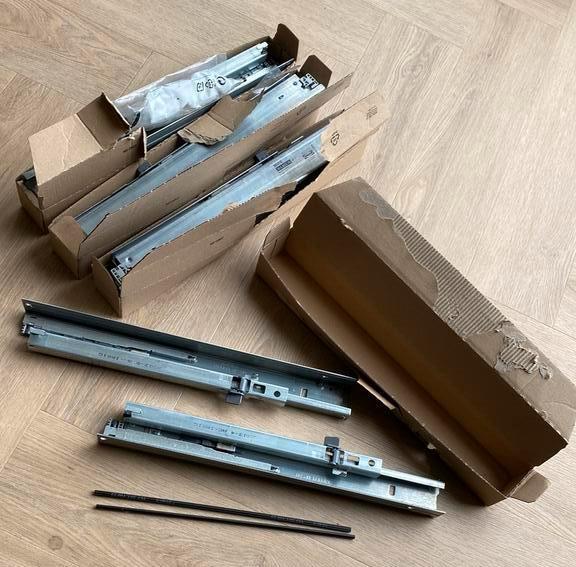 IKEA Besta laderail druk en open (2x), Ophalen of Verzenden, Gebruikt, 250 mm of meer
