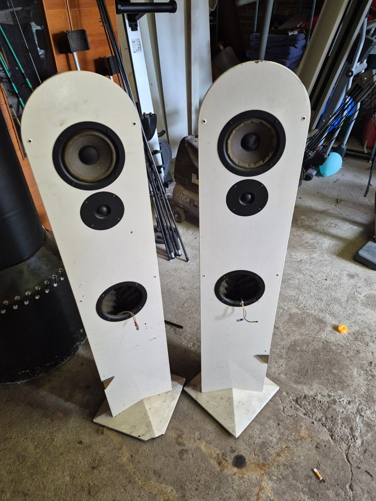 Jamo Silhouette Zuilspeakers - Opknapper, Ophalen, Vloerstaande luidspreker, Gebruikt, 60 tot 120 watt