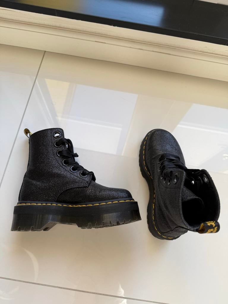 Dr. Martens Molly glitter laarsjes maat 36, Kleding | Dames, Schoenen, Ophalen of Verzenden, Zo goed als nieuw, Zwart, Lage of Enkellaarzen