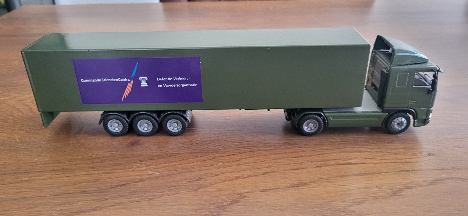 Daf 95xf Joal  leger uitvoering defensie 1:50, Hobby en Vrije tijd, Ophalen of Verzenden, Zo goed als nieuw, Bus of Vrachtwagen