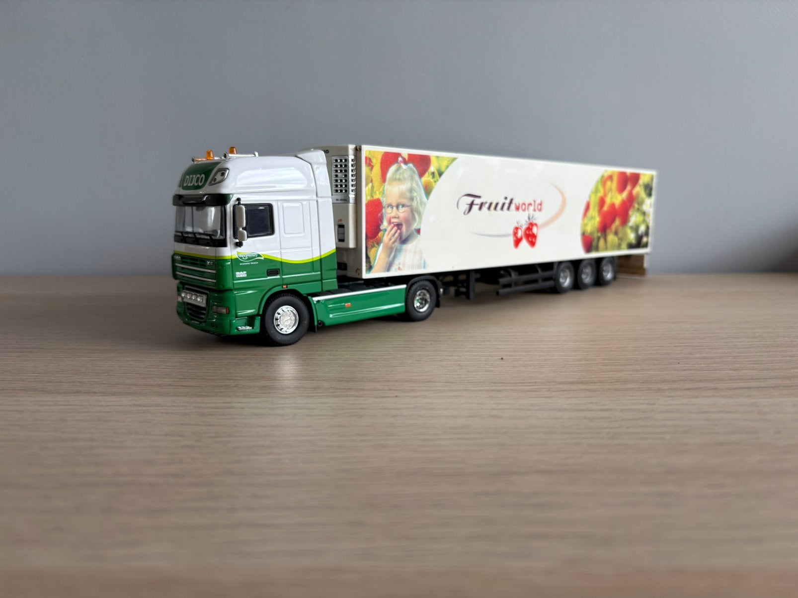 Tekno DAF 105 510 Dijco Greenery Fruitworld, Hobby en Vrije tijd, Modelauto's | 1:50, Ophalen, Nieuw, Bus of Vrachtwagen, Tekno