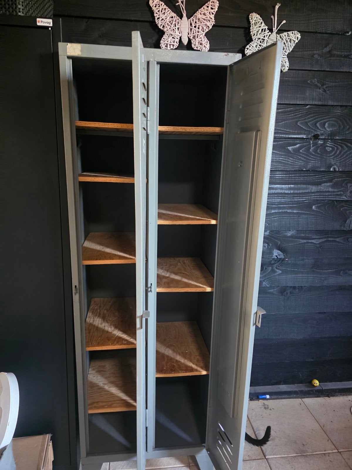Vintage metal locker met houten planken, Ophalen, Gebruikt, Industrieel, Vintage, Retro