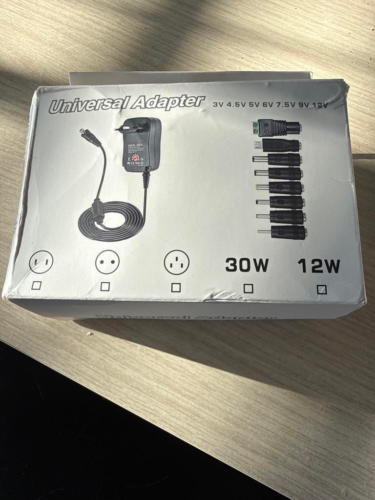 Universele Adapter 30W met 8 DC Tips & USB Output, Ophalen of Verzenden, Nieuw