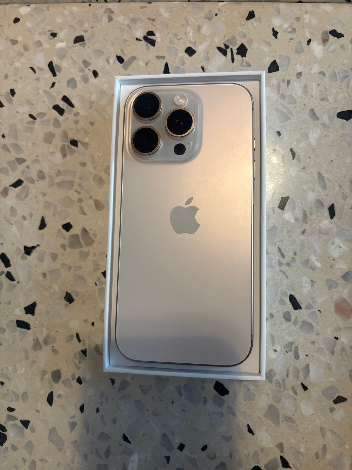 Nieuwe iPhone 16 Pro - Ongebruikt, garantie, Telecommunicatie, Mobiele telefoons | Apple iPhone, 128 GB, Nieuw, Zonder simlock