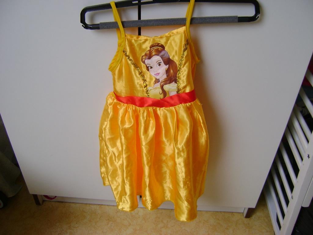 gele belle disney prinsessenjurk mt 110 met goud biesje, Ophalen of Verzenden, Zo goed als nieuw, 110 t/m 116, Meisje