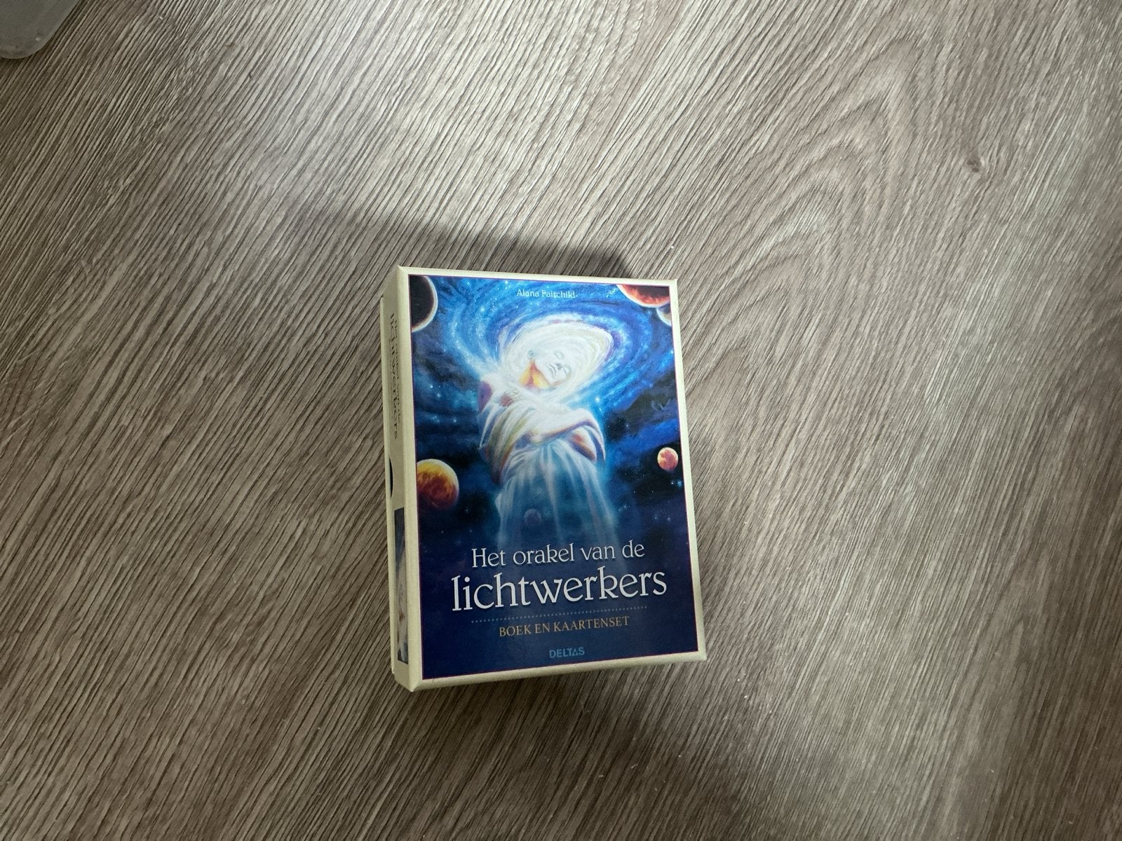 Het Orakel van de Lichtwerkers - Boek en Kaartenset, Ophalen of Verzenden, Zo goed als nieuw, Spiritualiteit algemeen, Instructieboek
