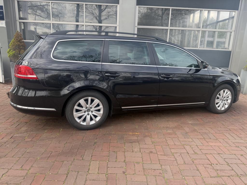 Volkswagen Passat Variant 2.0 TDI Trendline BlueMotion Bj 20, Auto's, Volkswagen, Euro 5, Stof, Zwart, 4 cilinders