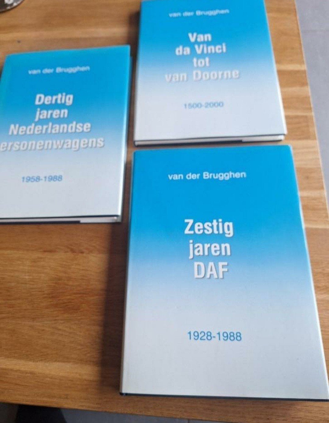 Zeldzame hardcover set Daf trucks personenwagens Brugghen, Boeken, Ophalen of Verzenden, Zo goed als nieuw, Overige merken