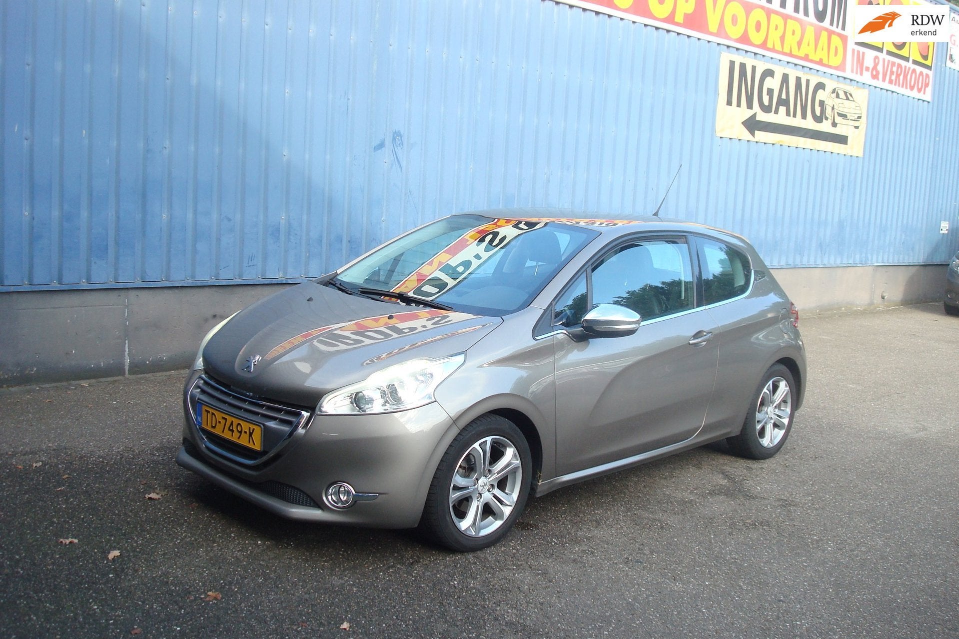 Peugeot 208 1.4 VTi Allure, APK tot jan - 2027, Trekhaak, Voorwielaandrijving, Euro 5, Bedrijf, Handgeschakeld