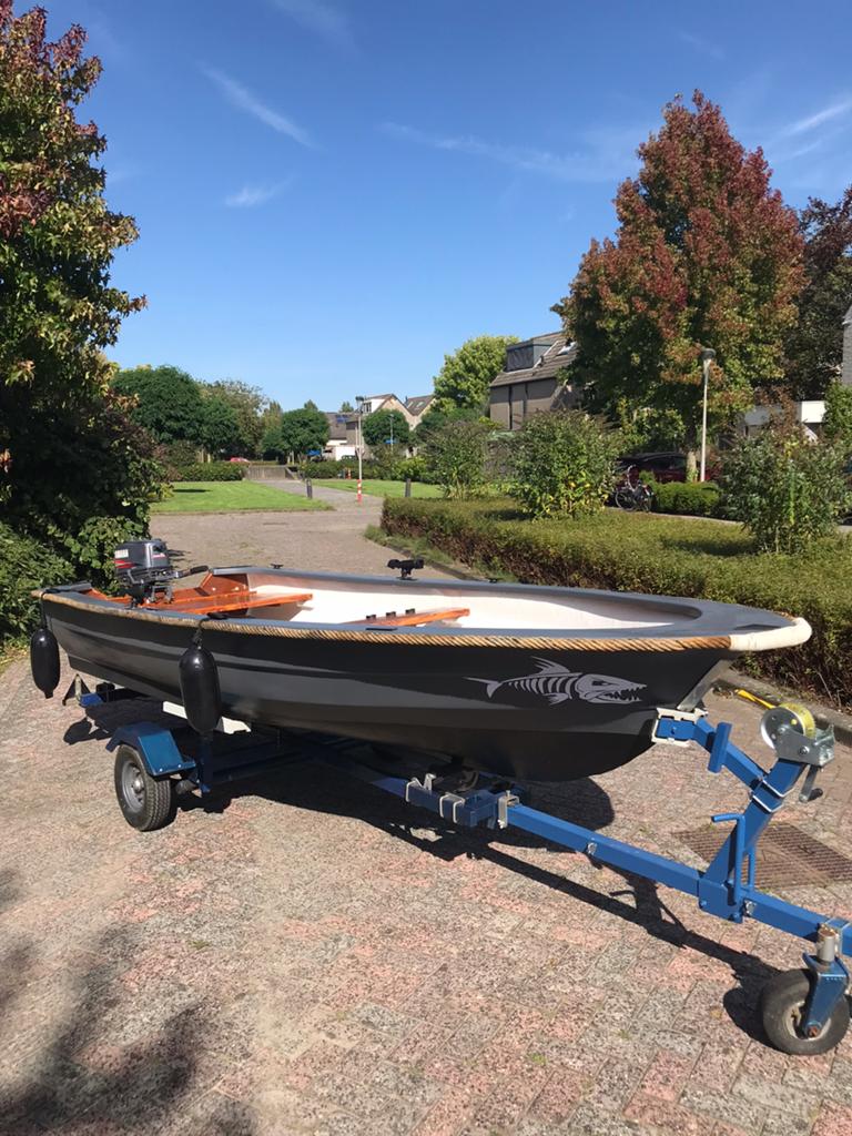 Te koop sloepje, visbootjes, motorboot incl.motor en trailer, Watersport en Boten, Ophalen, Gebruikt, Motor en Techniek, Motorboot