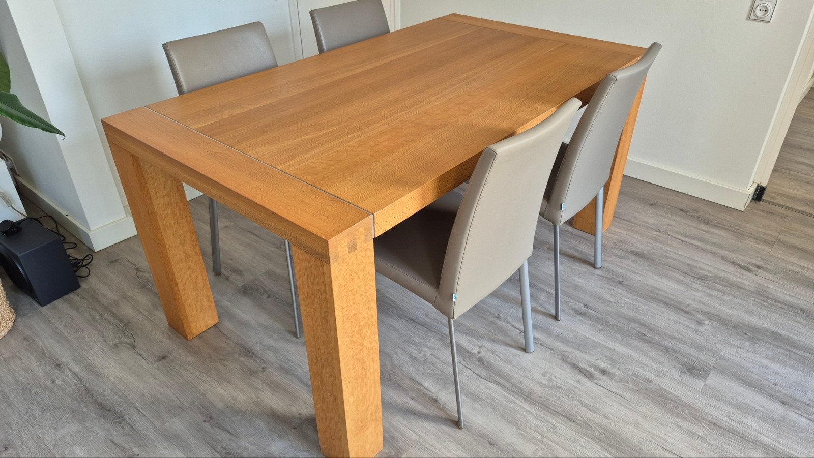 Te koop eethoek met kunstleder stoelen, Ophalen, Gebruikt, 4 tot 6 stoelen