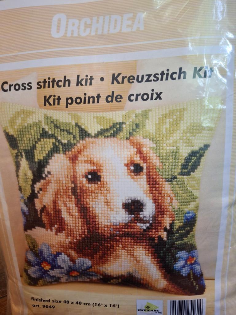 Kussen - ,hondje, Hobby en Vrije tijd, Ophalen of Verzenden, Nieuw, Borduurpakket