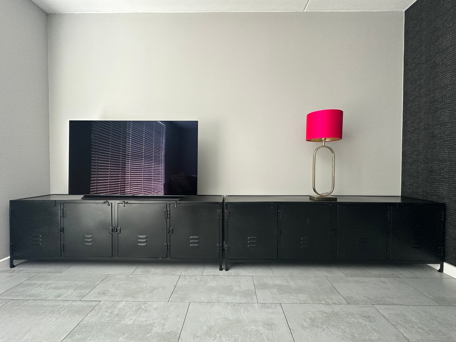 Industrieel TV-dressoir Giga Meubel €200 – zwart metaal, Ophalen, 150 tot 200 cm, Zo goed als nieuw, Minder dan 100 cm