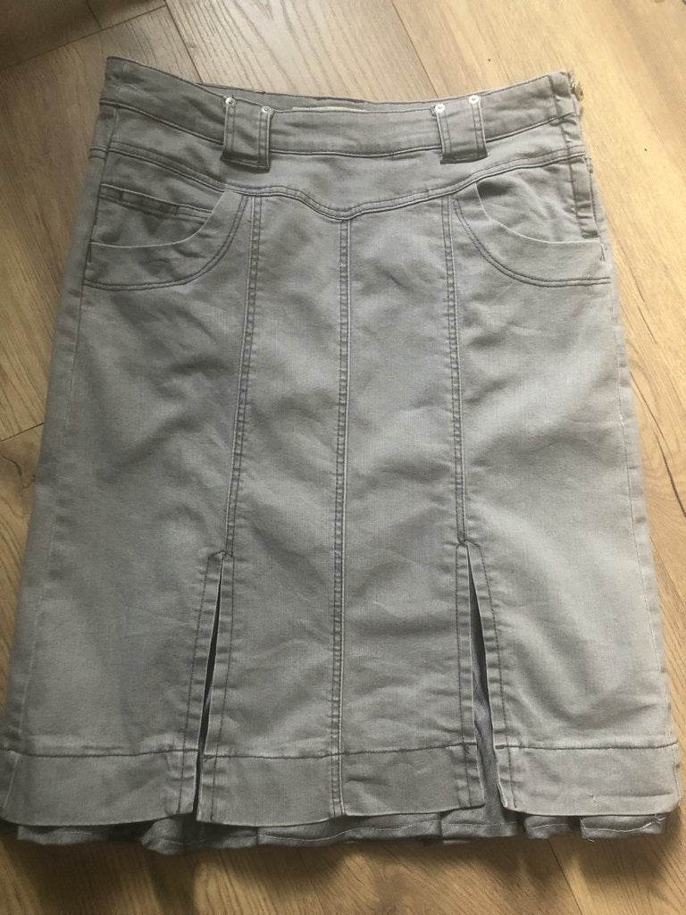 GEISHA grijze rok met plooien maat L, Geisha, Maat 42/44 (L), Ophalen of Verzenden, Knielengte