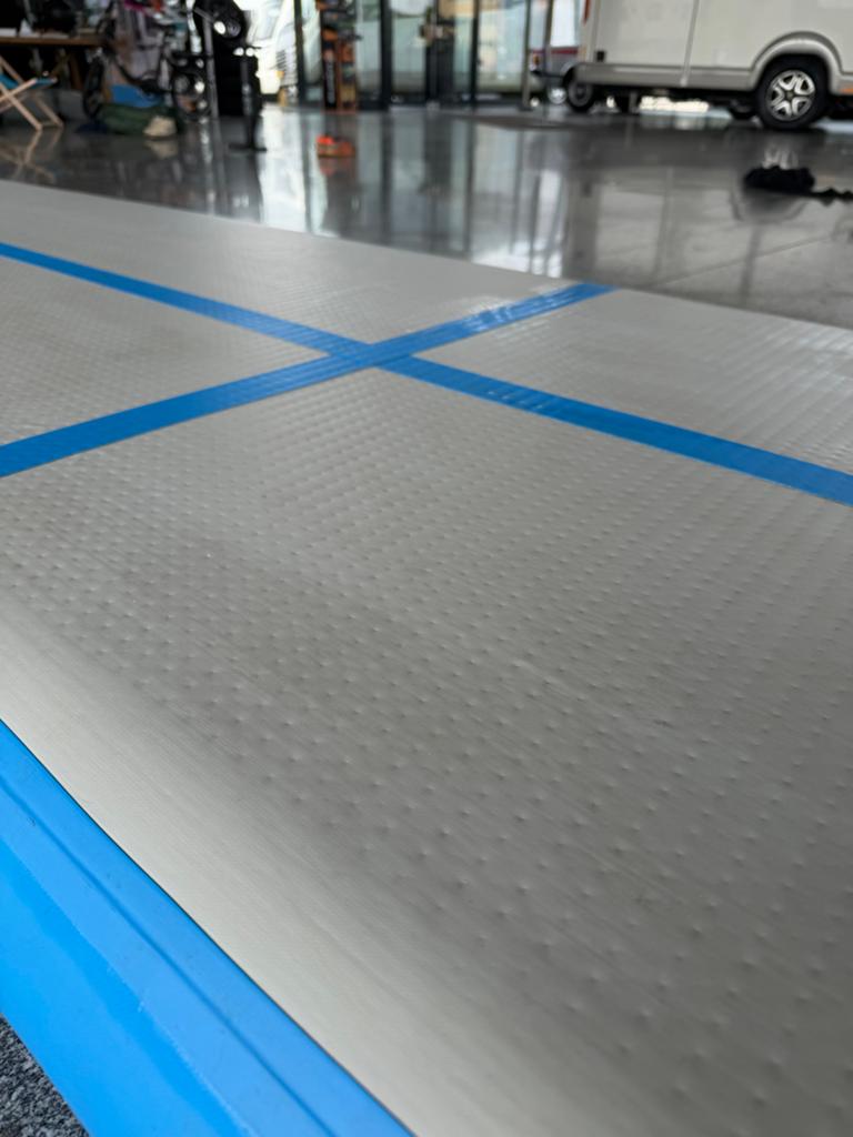 Airtrack 6x1x0,1 meter - Perfect voor training!, Sport en Fitness, Turnen, Ophalen, Kindermaat 122 t/m 140, Zo goed als nieuw
