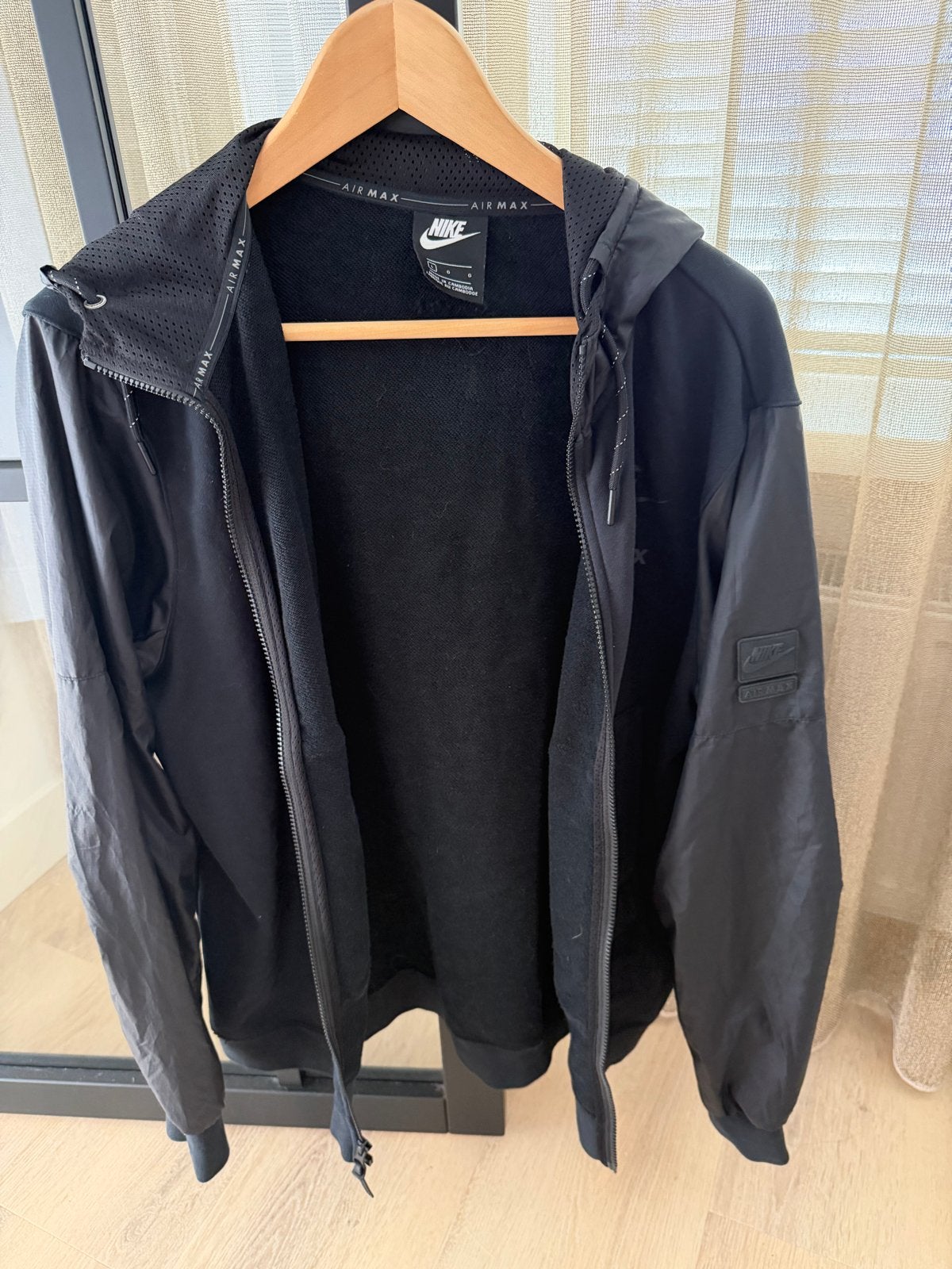 Nike Air Max Zwart Jack Maat L, Ophalen of Verzenden, Zo goed als nieuw, Maat 52/54 (L), Zwart