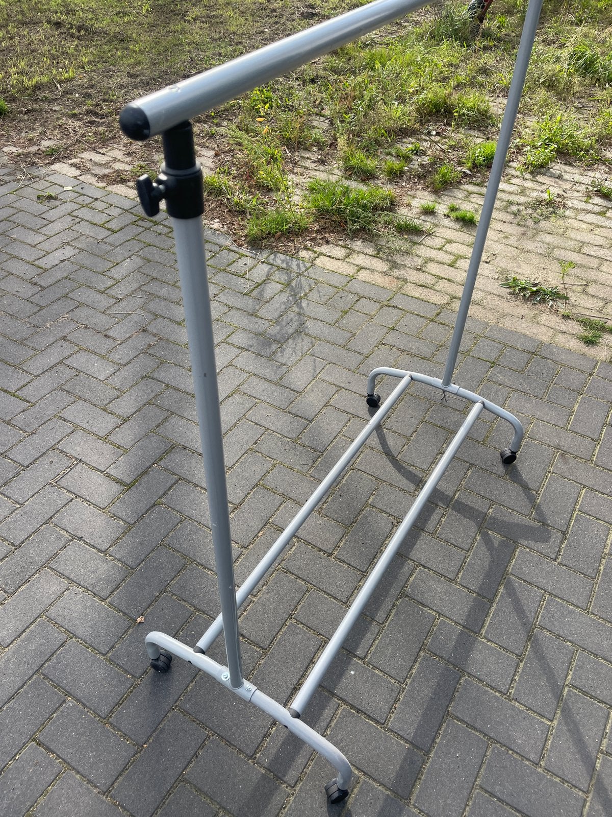 Kledingrek met gebruikssporen - nog prima voor een ronde, Kleding | Dames, Ophalen, Met wielen, Gebruikt